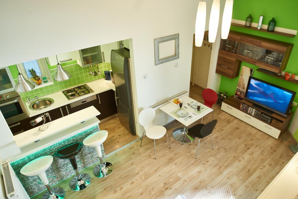 Studio Apartment Green Wall Zagreb Exterior foto