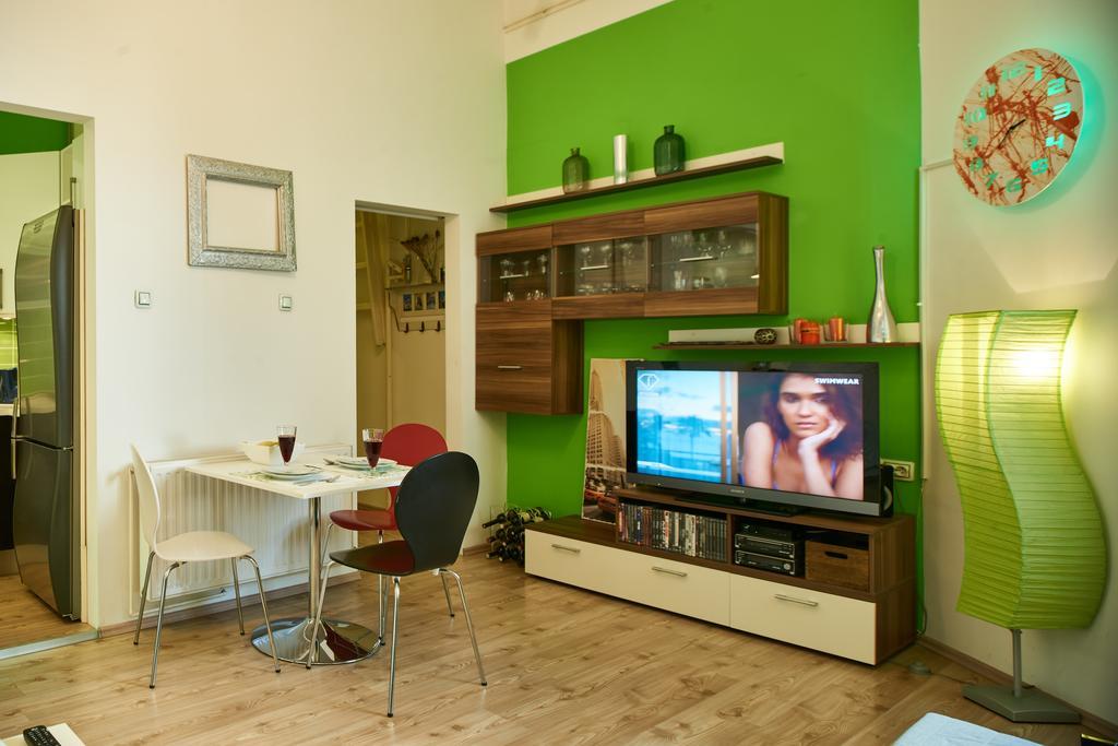 Studio Apartment Green Wall Zagreb Exterior foto